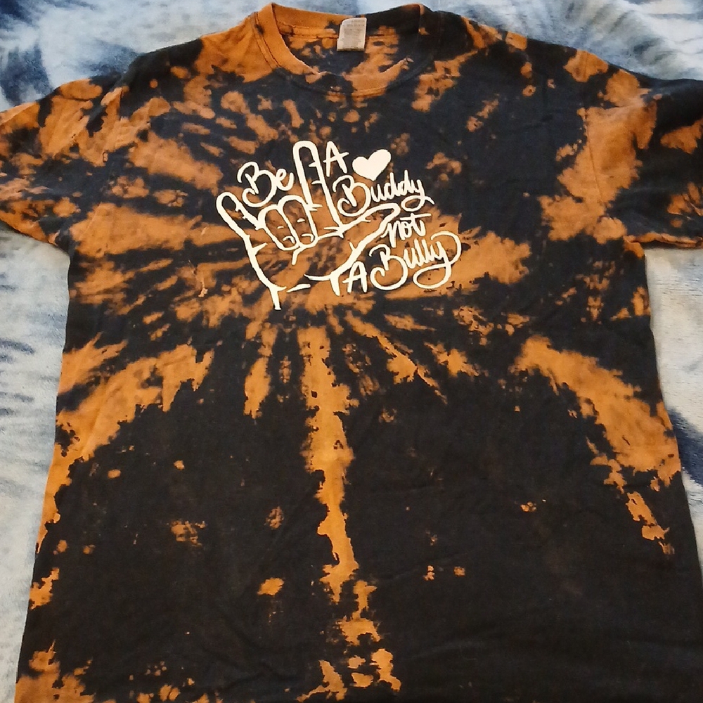 Custom made Gildan 'Be a buddy not a bully' unisex shirt M